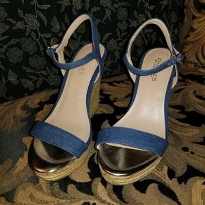 NWOT Charles by Charles David Size 8 1/2 M Blue Denim Wedges
